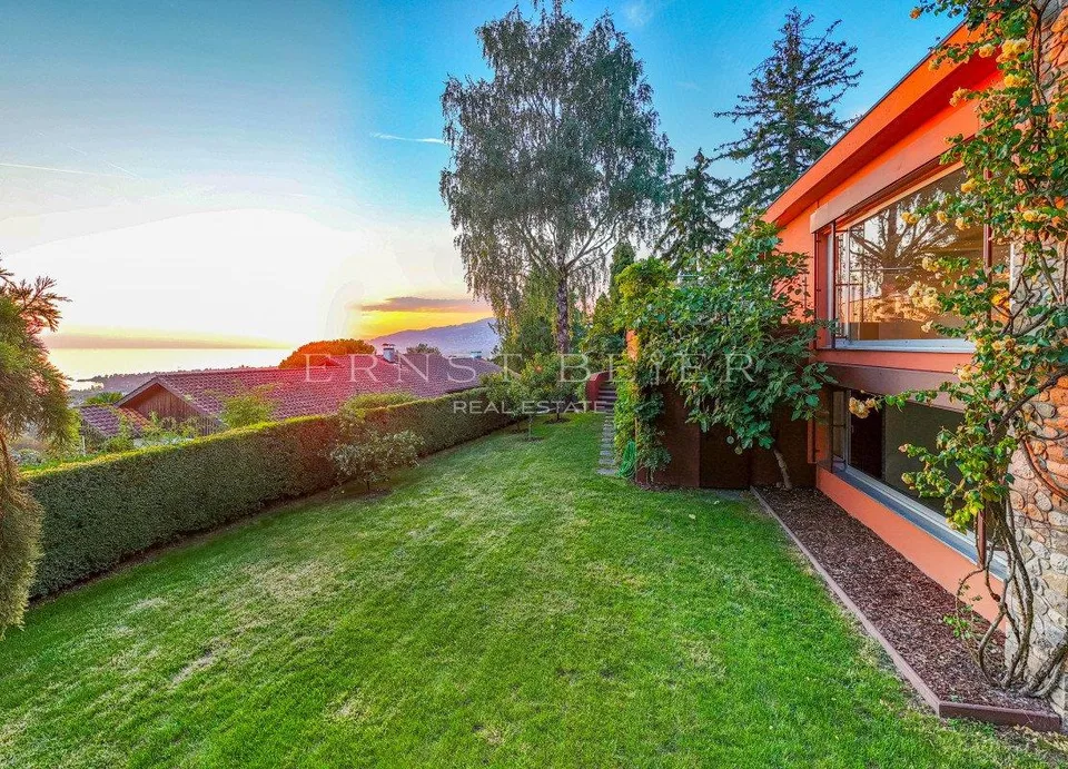 Résidence dexception avec jardin paysager et panorama sur le Léman
