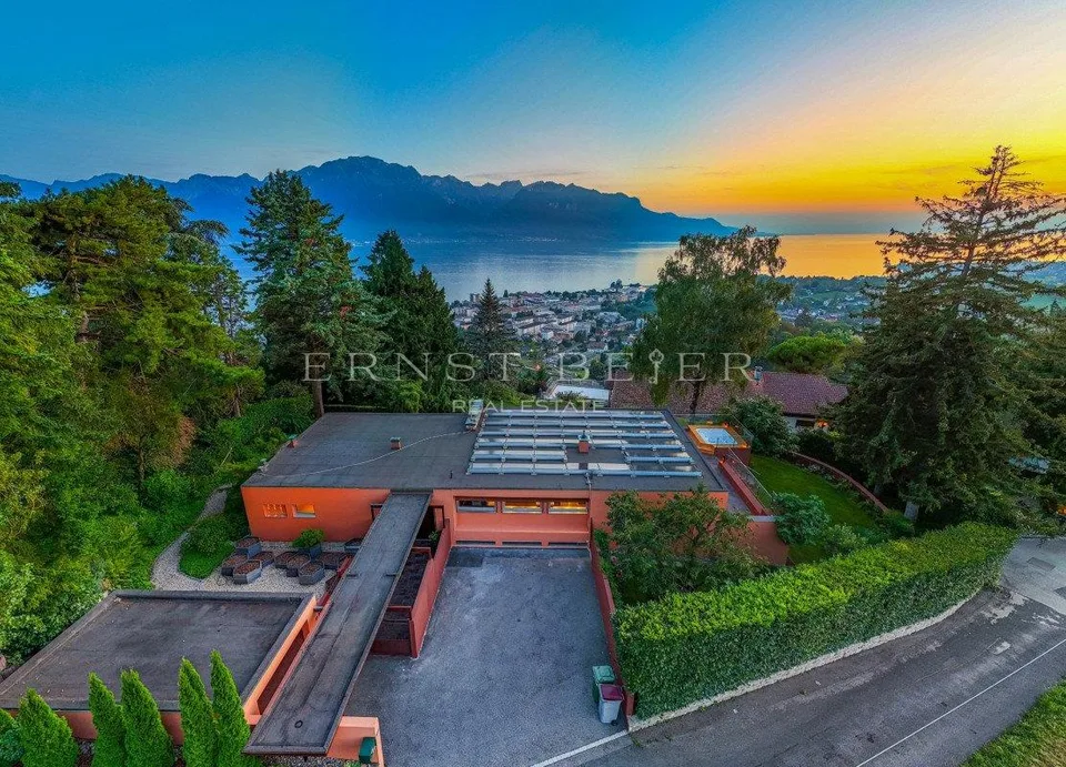 Résidence dexception avec jardin paysager et panorama sur le Léman