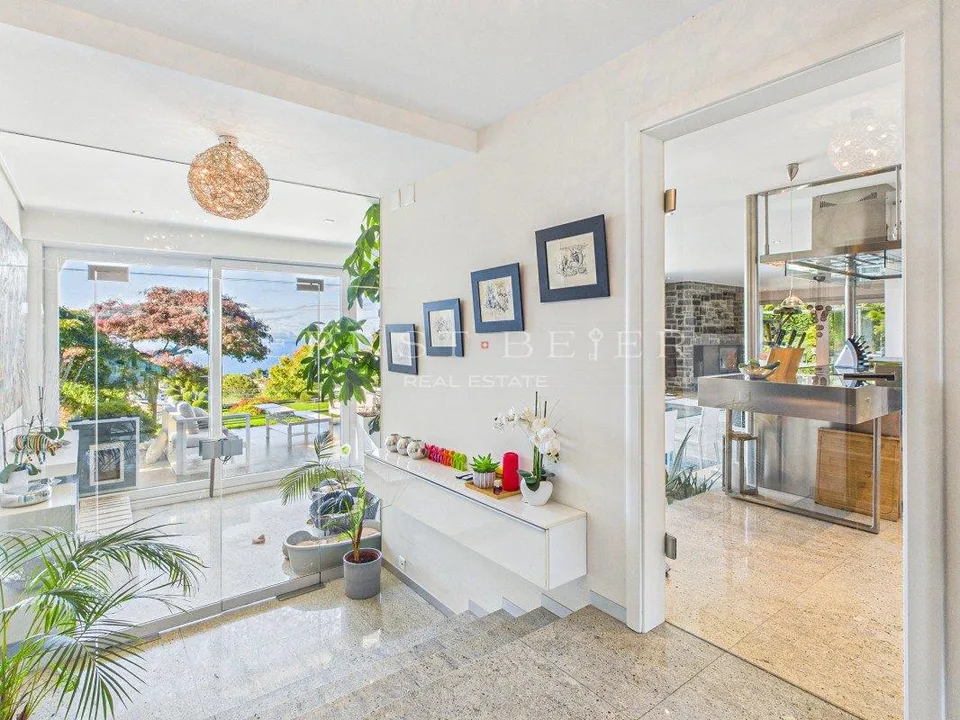 Propriété de prestige avec jardin paysager, piscine et panorama sur...