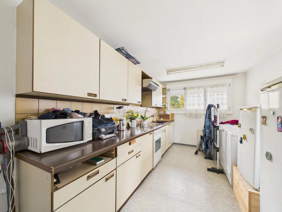 Zweifamilienhaus mit 3.5-Zimmer-Wohnung und Gewerbefläche (Kebab-La...