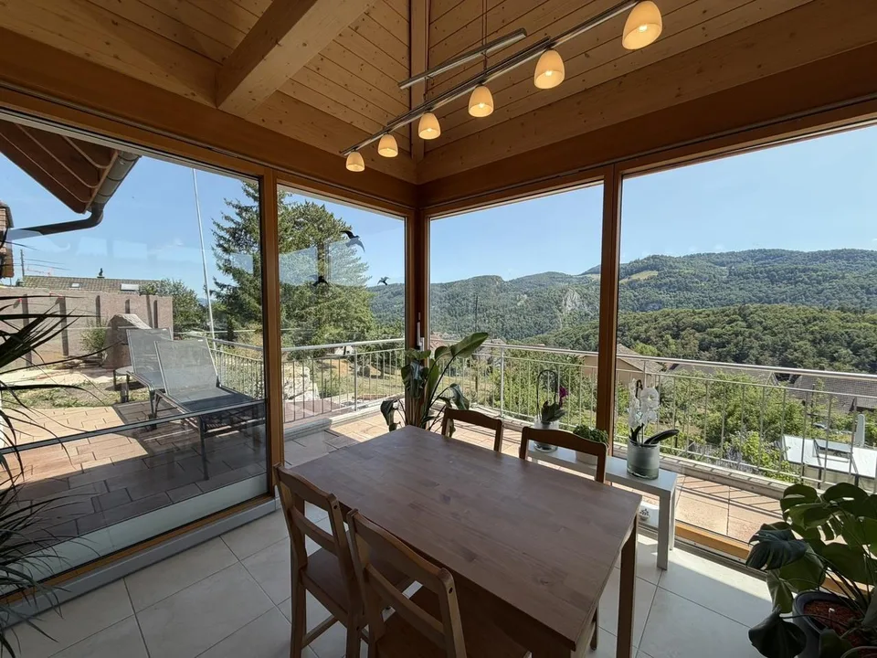 7.5 Zimmer-EFH mit traumhafter Aussicht und schönem Garten