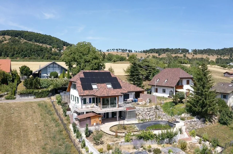 7.5 Zimmer-EFH mit traumhafter Aussicht und schönem Garten