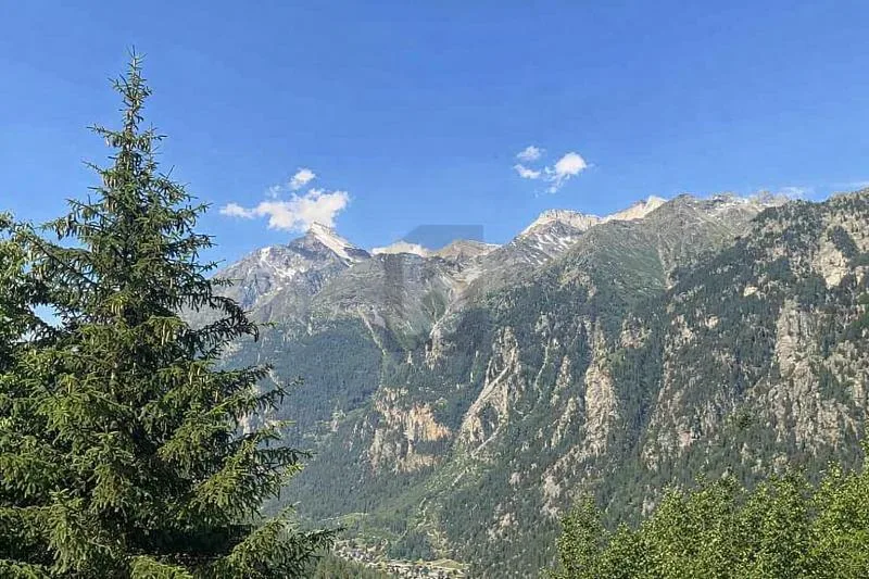 HERRLICHES PANORAMA MIT WELLNESS