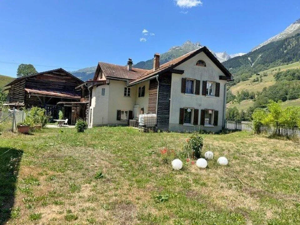 Zweifamilienhaus mit 2½-Zimmer-Wohnung und 3½-Zimmer-Wohnung