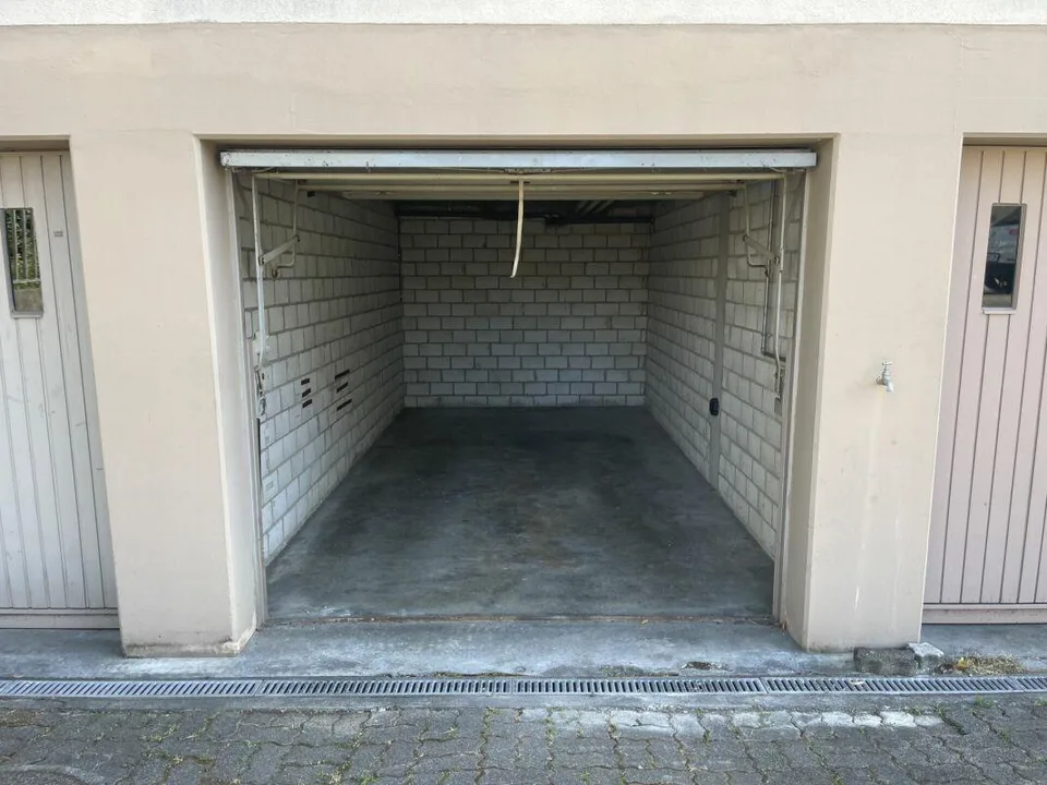Appartement ensoleillé de 3,5 pièces avec balcon et garage