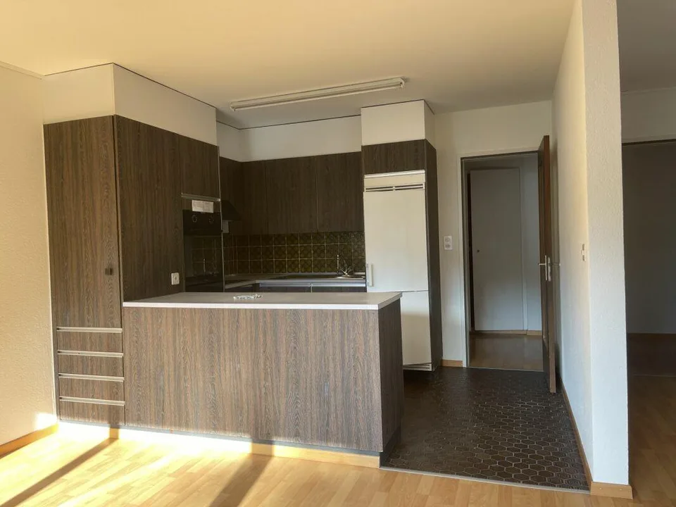 Sonnige 3.5 Zi-Wohnung mit Balkon und Garage