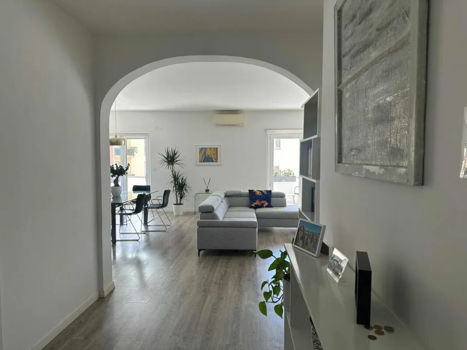 LUGANO | 92 m2 | 2.5 ARREDATO | ACCANTO A VILLA SASSA e OSPEDALE CI...