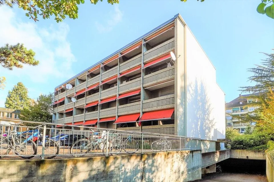 Aussen Parkplatz an Top Lage