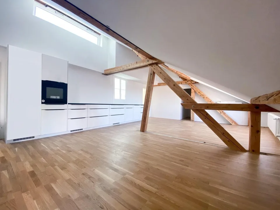 Dachwohnung mit Loggia in Thun