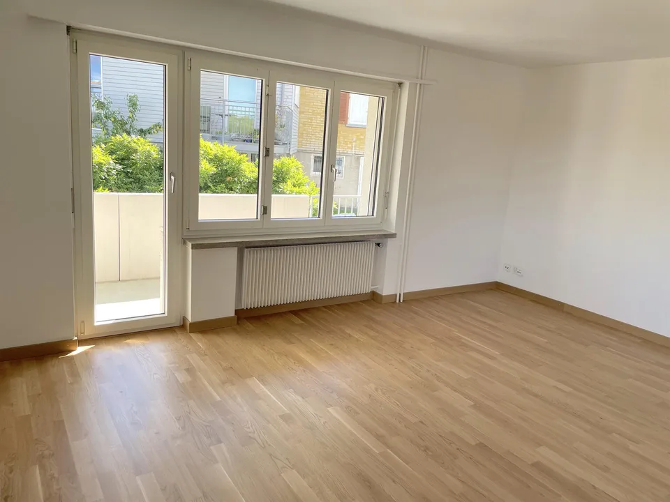 Frisch sanierte 3.5 Zimmer Wohnung mit Blick ins Grüne