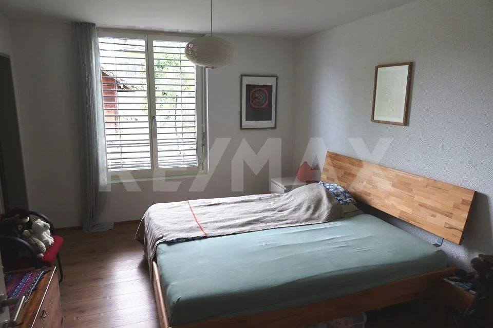 Appartement moderne 4.5 pièces dans un emplacement attractif à Jenins