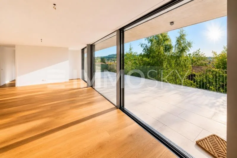 Modernes Wohnen mit Panorama-Balkon über Bern