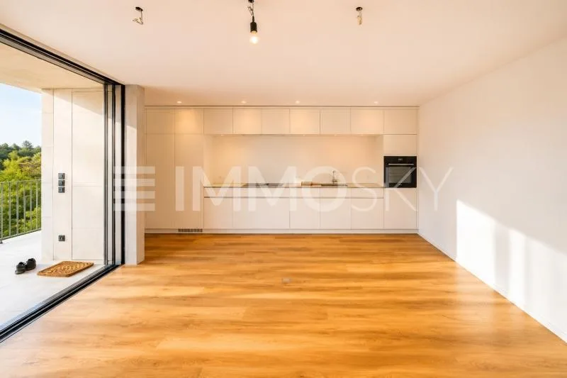Modernes Wohnen mit Panorama-Balkon über Bern
