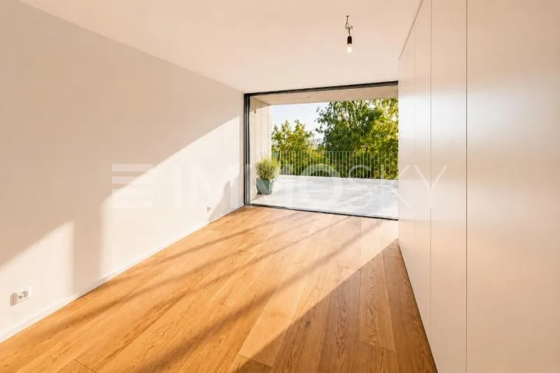 Modernes Wohnen mit Panorama-Balkon über Bern