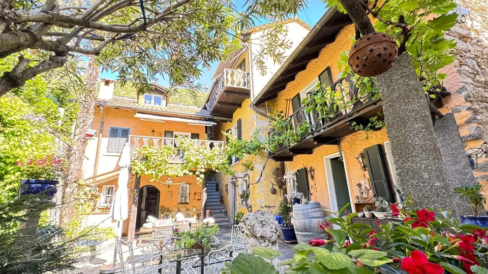 Mehrfamilienhaus - Casa plurifamiliare