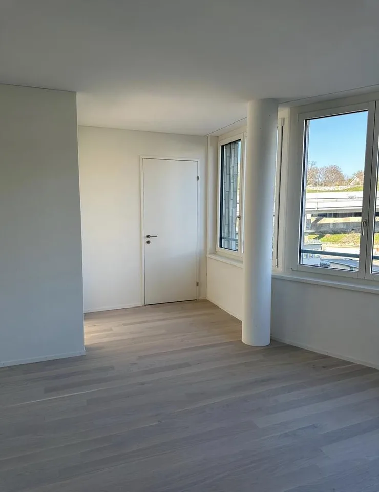 Familienwohnung in der belebten Liegenschaft "ZHIL Manegg"
