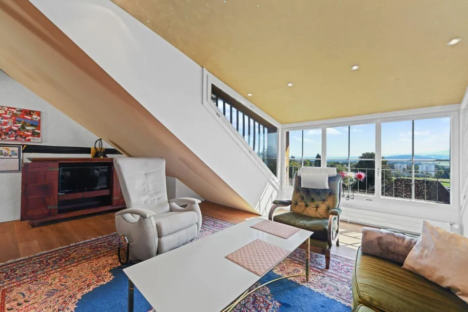 Location-achat : Élégance intemporelle avec vue - Maisonette stylée au cœur de Wil SG