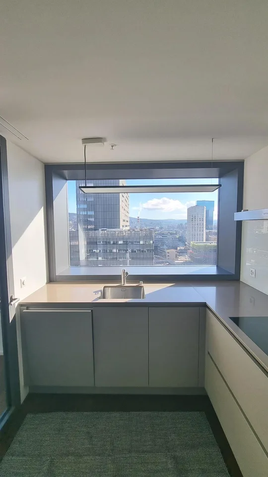 Exklusive 1.5-Zimmer-Wohnung im 17. Stock - Zürich-West