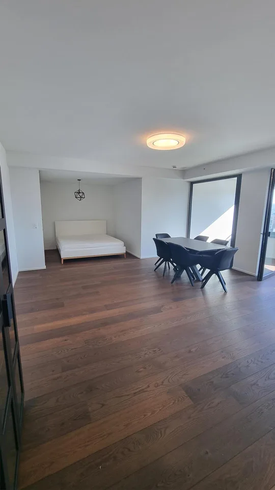 Exklusive 1.5-Zimmer-Wohnung im 17. Stock - Zürich-West