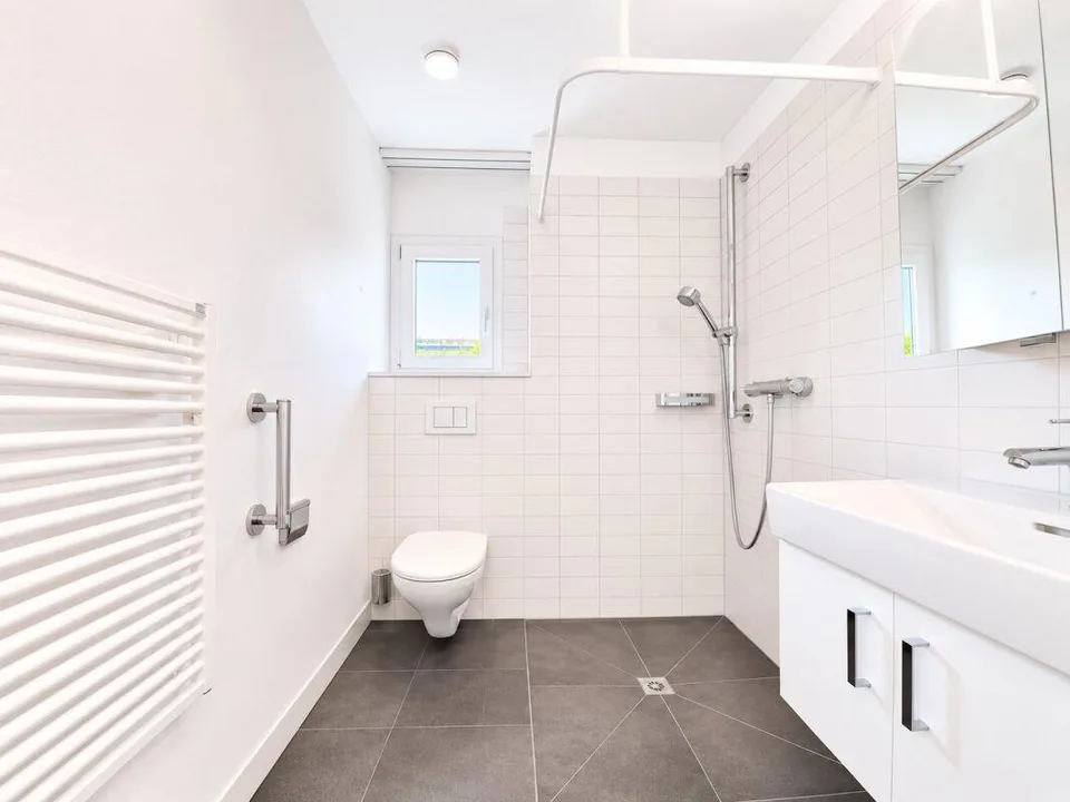 Wunderschöne, altersgerechte Wohnung an ruhiger sonniger Lage