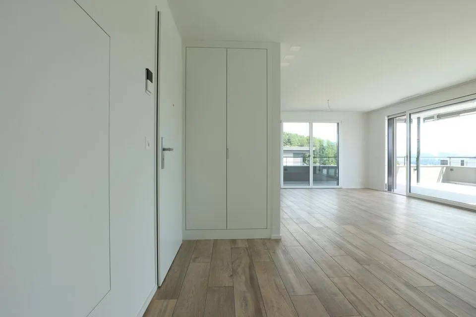 Moderne 2.5 Zimmer Attikawohnung in Liestal mit grosser Terrasse