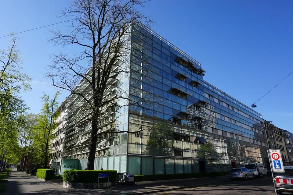 Auto-Einstellhallenplatz beim Aeschenplatz