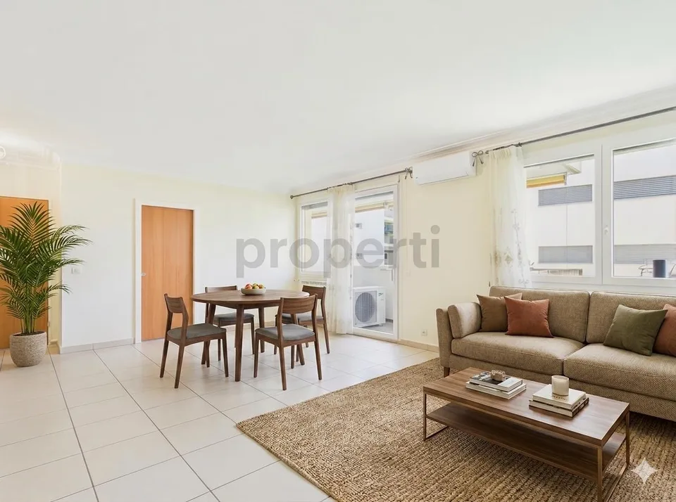 ELEGANTE APPARTAMENTO DI 4,5 LOCALI Con terrazzo e lavanderia privata