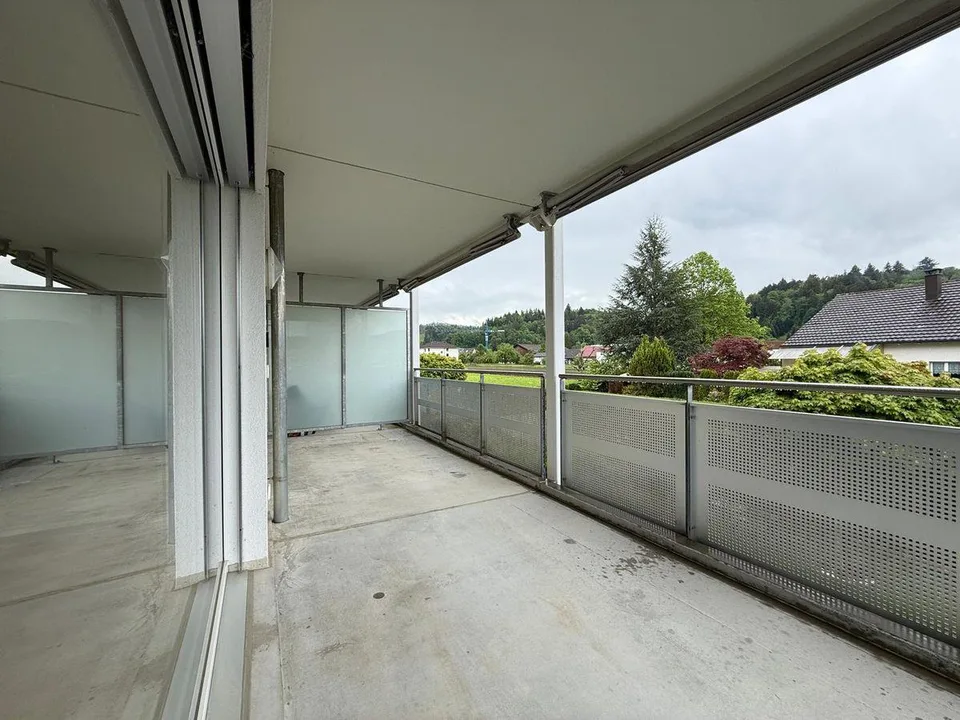 MODERN - RUHIG - GROSSER BALKON UND KINDERFREUNDLICH!
