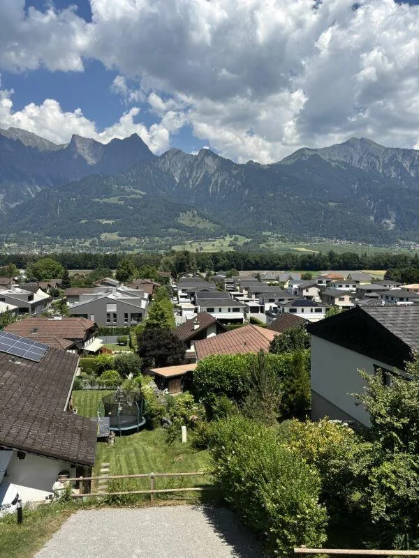 Charmantes 3.5 Zi.-Ferienhaus mit Bergsicht & Garten - nah am Golfp... – Foto 19 von 21