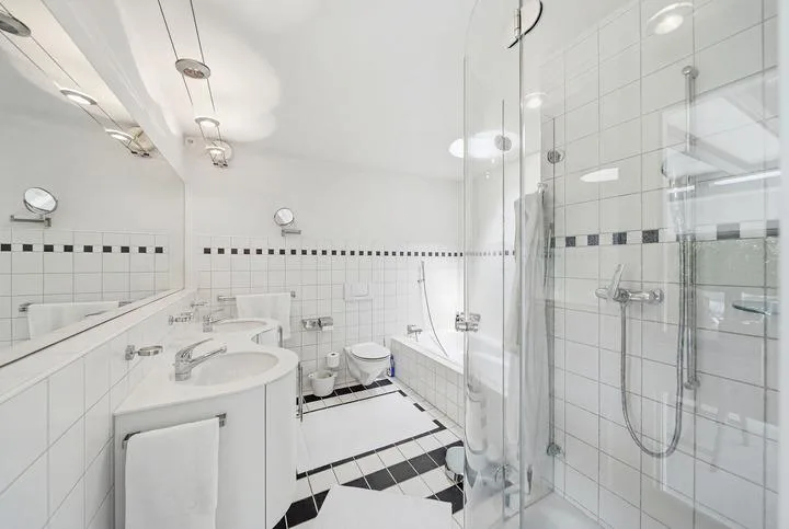 ERHOBEN MIT BLICK INS GRÜNE - GEDIEGENES 6.5 ZIMMER EINFAMILIENHAUS – Foto 6 von 8