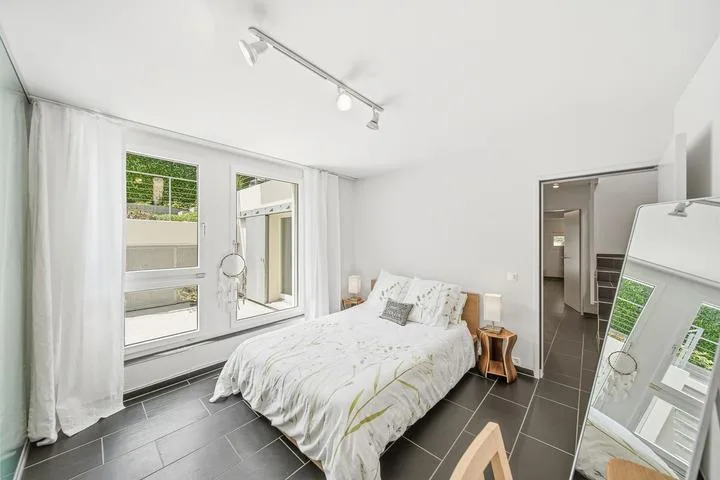 CON VISTA SUL VERDE - ELEGANTE CASA UNIFAMILIARE DA 6,5 CAMERE