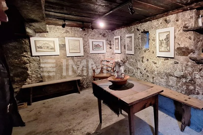 House in the heart of Haudères to renovate
