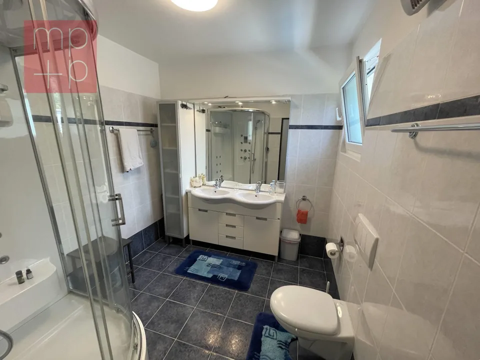 Vaste villa unifamiliale 5.5 pièces avec piscine à Mezzovico – photo 6 sur 8