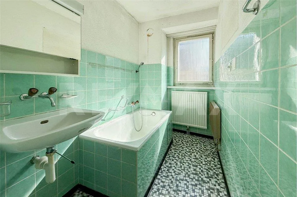 Il tuo progetto nel centro del villaggio di Zeiningen: casa d'angolo con grande potenziale – foto 6 di 12