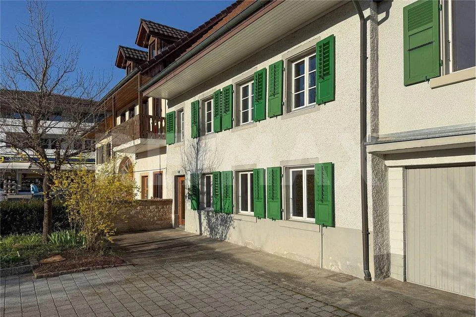 Il tuo progetto nel centro del villaggio di Zeiningen: casa d'angolo con grande potenziale – foto 12 di 12
