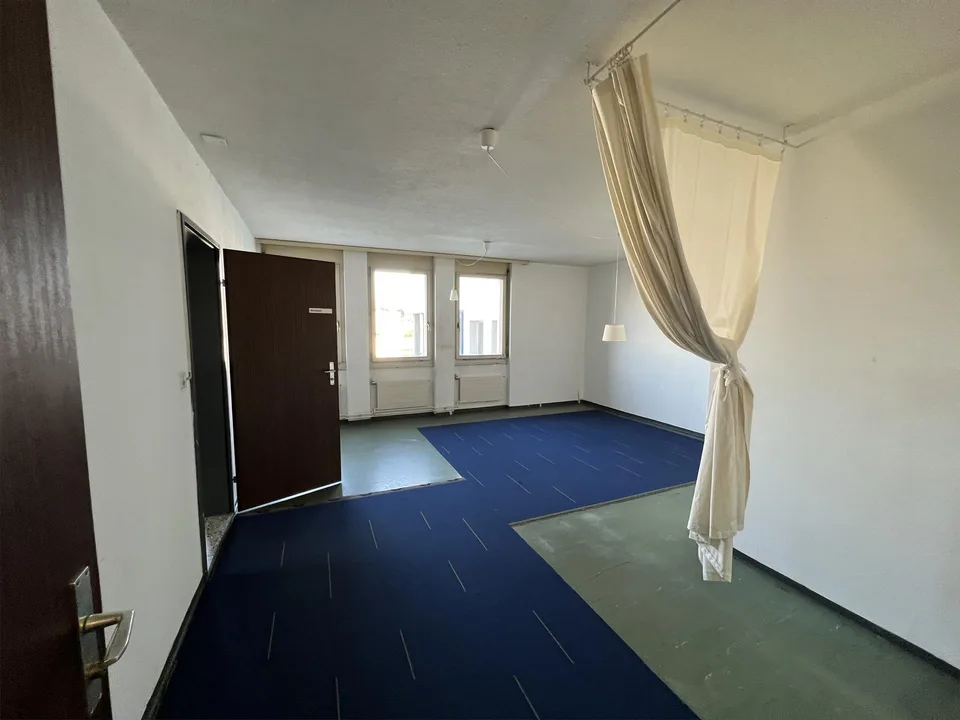 Grosse Gewerbefläche – ideal als Sportstudio