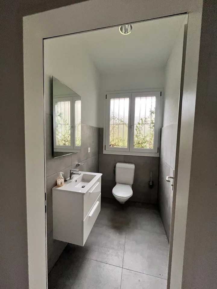 Gewerbefläche ideal für Studio, Atelier oder Büro – Foto 7 von 8