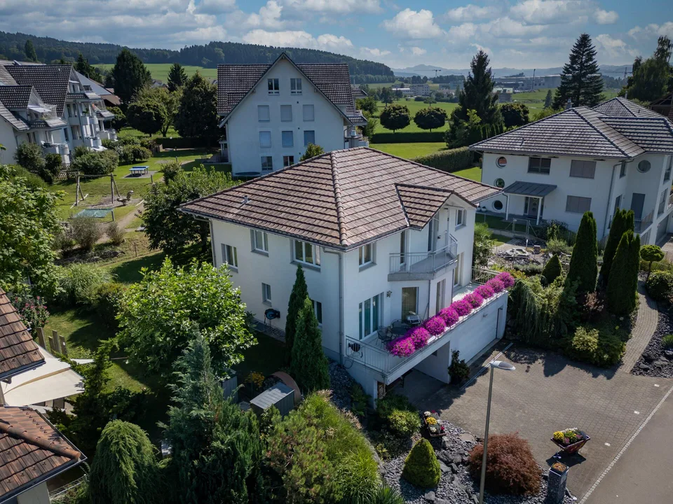 Familienfreundliche, grosszügige Liegenschaft mit mediterranem Flair