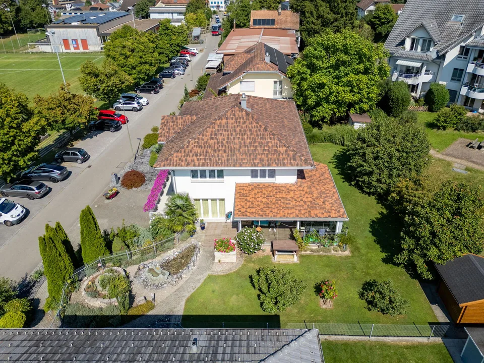 Familienfreundliche, grosszügige Liegenschaft mit mediterranem Flair