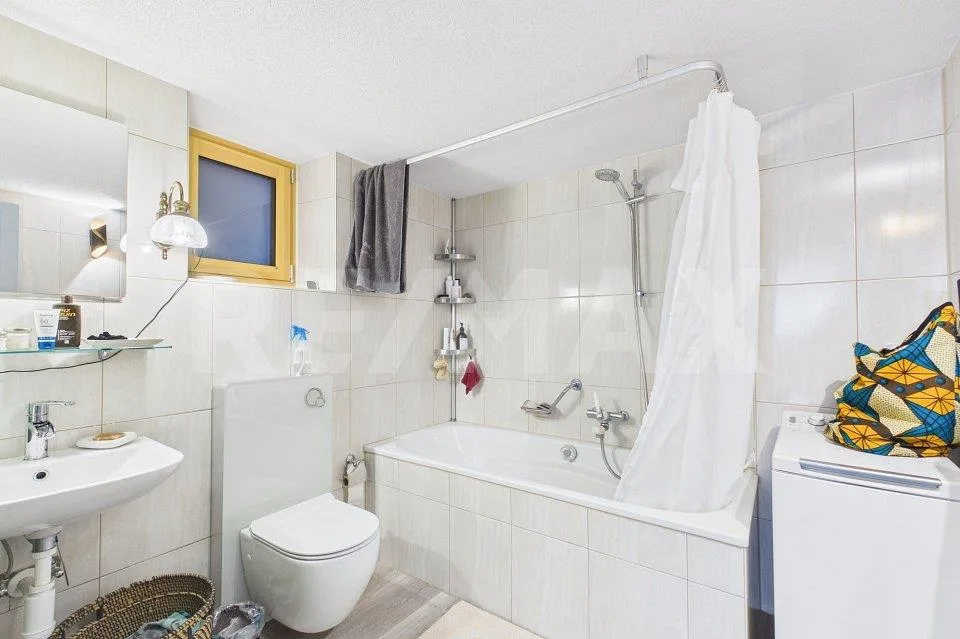 "Charmantes Haus in Wallis: Historie trifft Moderne" – Foto 12 von 13