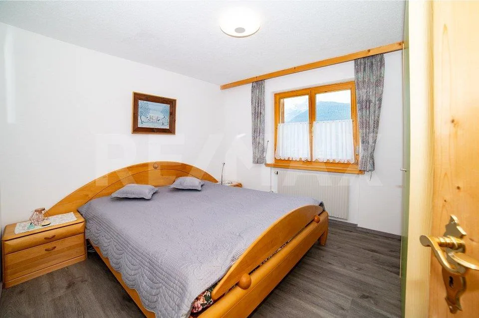 Zweifamilienhaus mit traumhafter Aussicht in Schmitten (Albula) – Foto 7 von 10