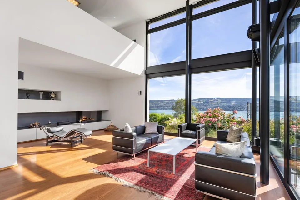 Einfamilienhaus in Oberrieden: Seeblick, Sonne und Privatsphäre