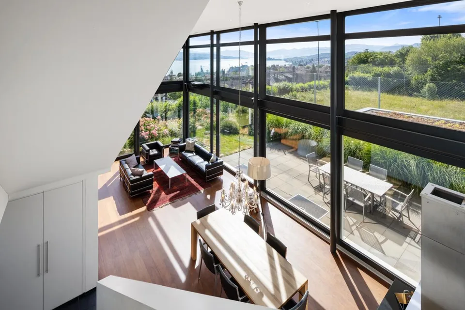 Einfamilienhaus in Oberrieden: Seeblick, Sonne und Privatsphäre