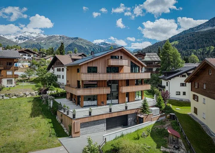 EXKLUSIVES LUXUSANWESEN TRIFFT ALPENARCHITEKTUR