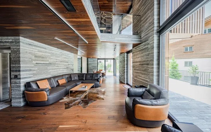 EXKLUSIVES LUXUSANWESEN TRIFFT ALPENARCHITEKTUR