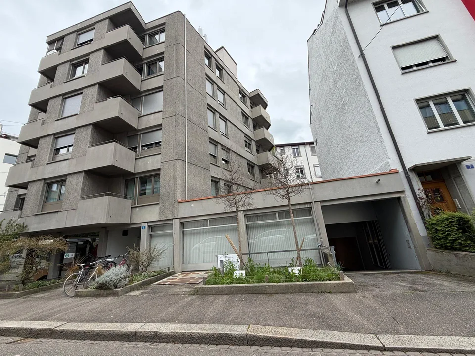 Tiefgaragenplatz nähe Brausebad - überbreit