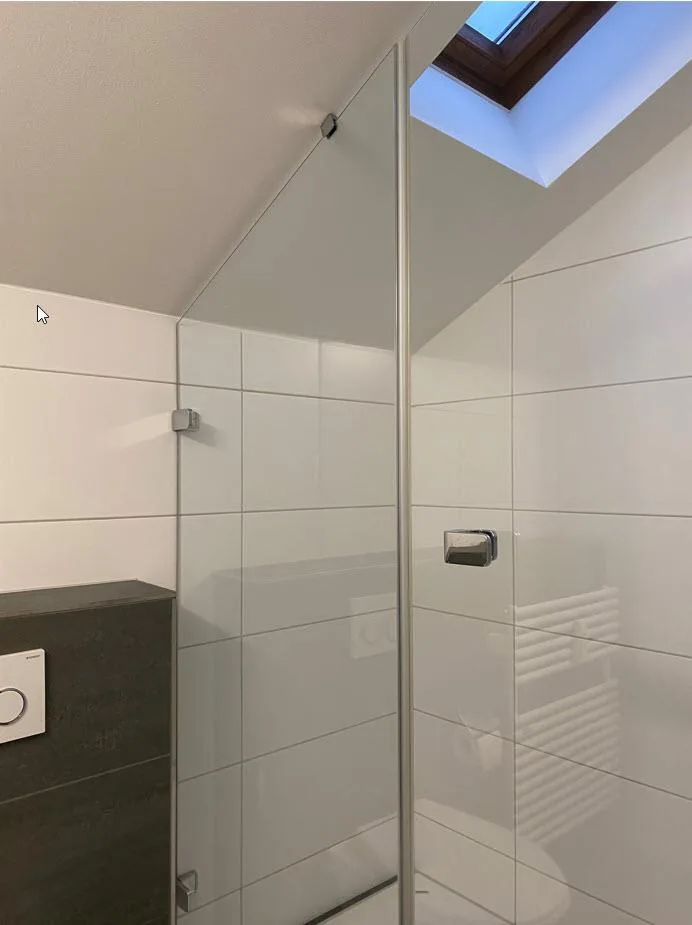 Top sanierte, gemütliche 2.0 Zimmer-Dachwohnung - ruhig gelegen