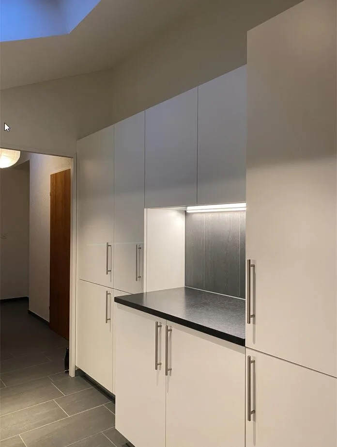 Top sanierte, gemütliche 2.0 Zimmer-Dachwohnung - ruhig gelegen