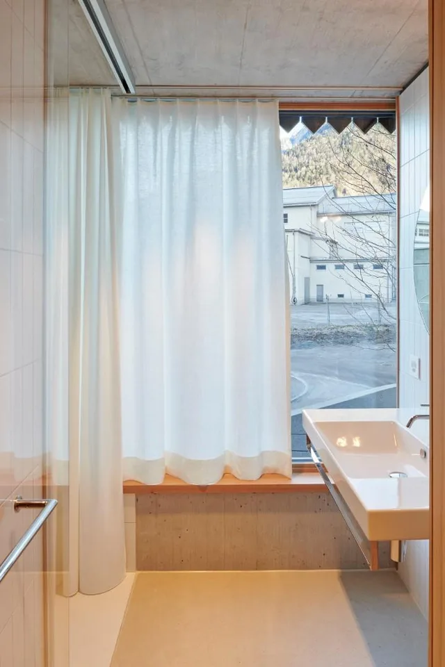 Einzimmerwohnung mit Villa zur Mitbenützung