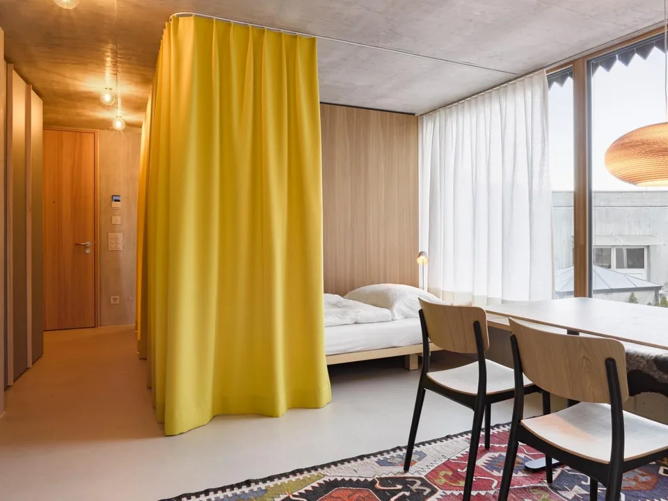 Einzimmerwohnung mit Villa zur Mitbenützung